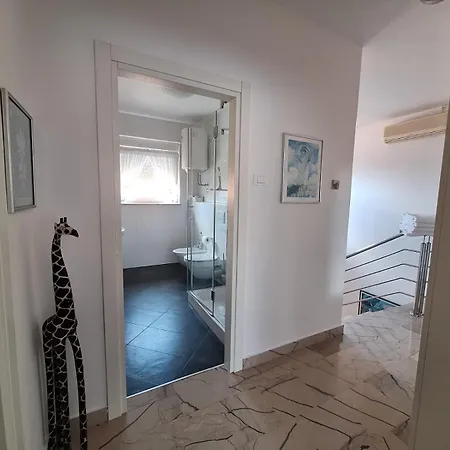 Apartment Kamelija